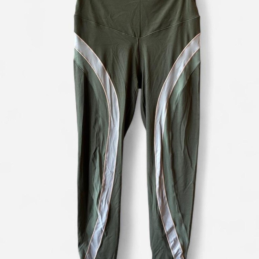 Aerie Chill. Play. Move. Army green high-waisted leggings w/ pink accen Sz M